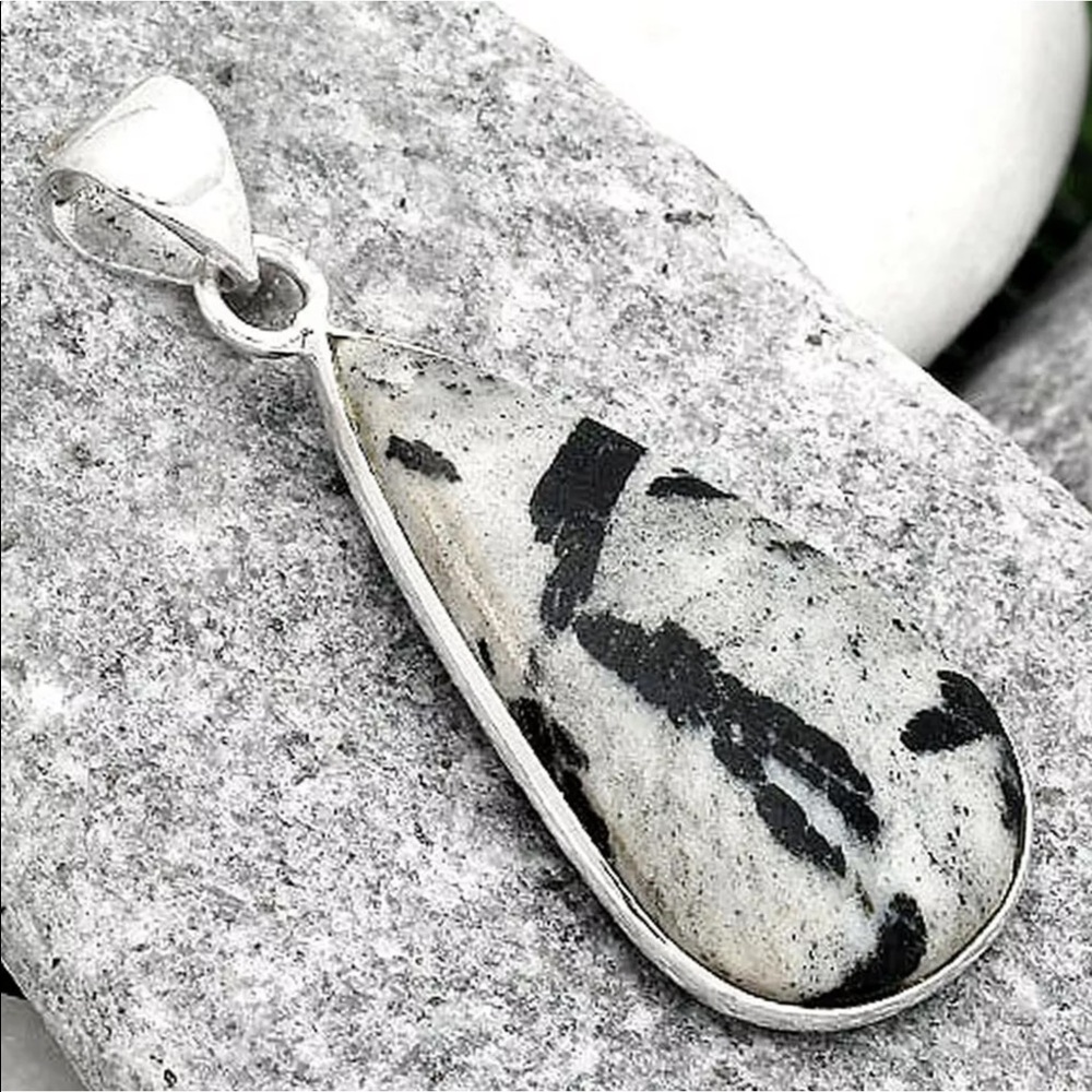 Natural Hornblende stone Sterling silver pendant - Picture 3 of 8